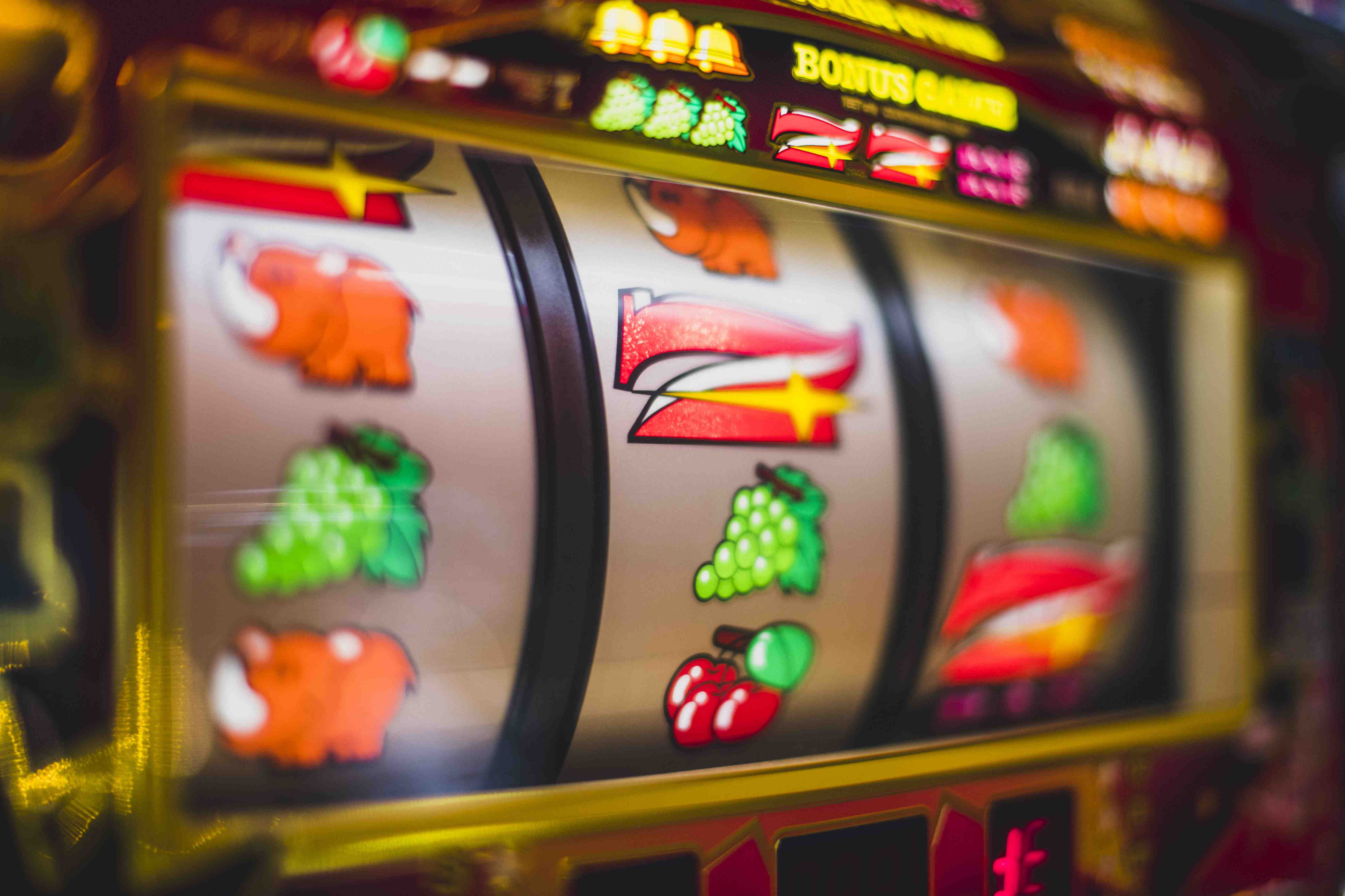 Gameplay of popular slot online game on mobile at okokph